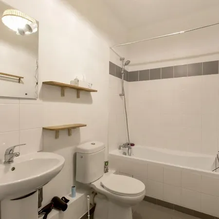 Acobra - Welkeys Apartman
